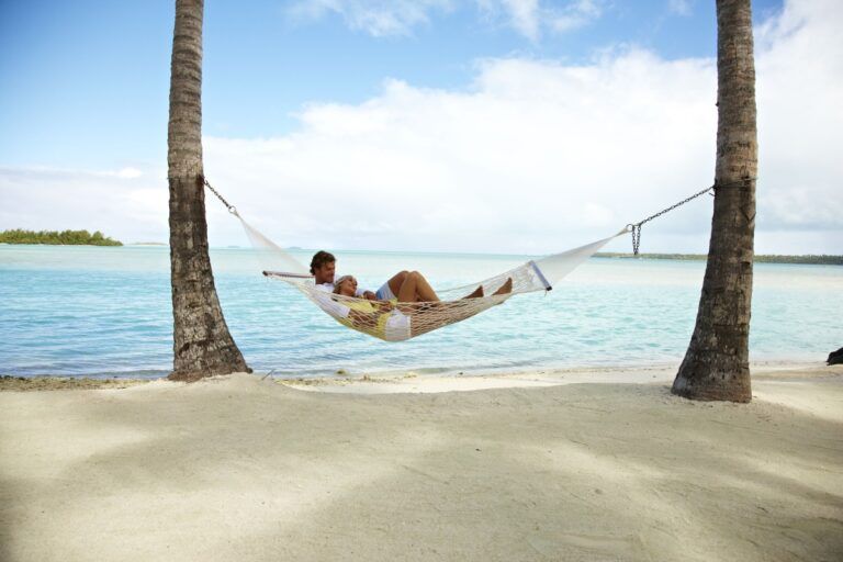 10 Most Romantic Wedding & Honeymoon Resorts on Aitutaki [2022]