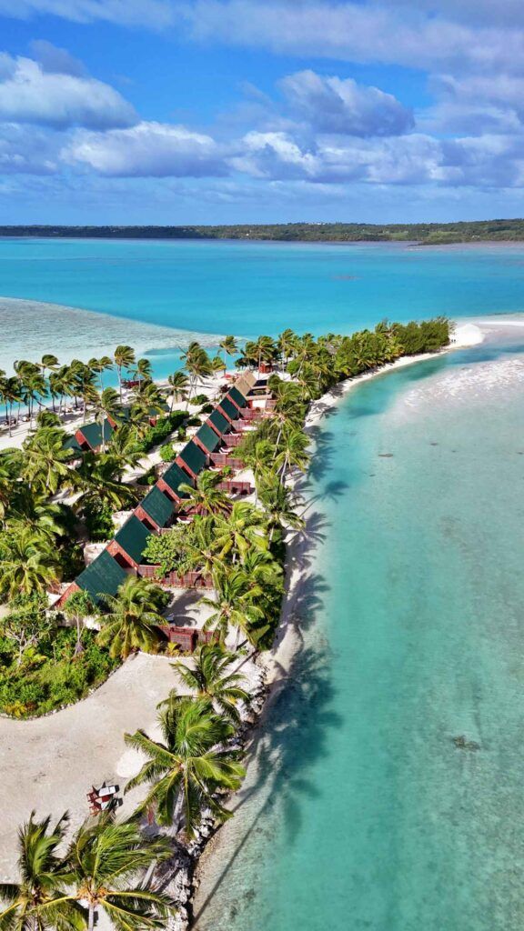 10 Most Romantic Honeymoon Resorts on Aitutaki [2025]