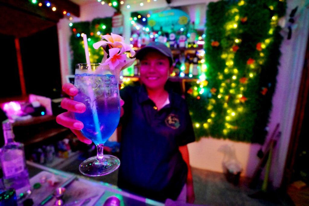 4 Best Bars in Aitutaki 🍹