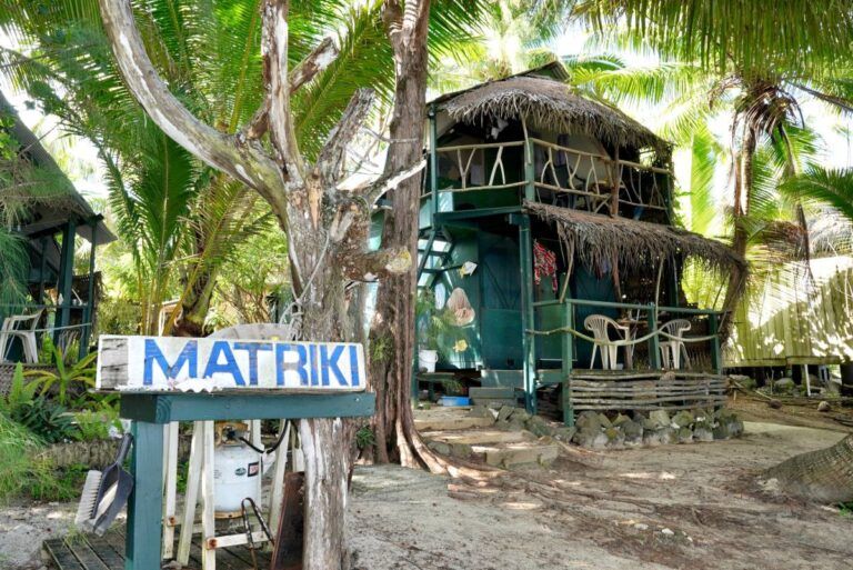 10 Best Budget Accommodations on Aitutaki 💸 [2025]