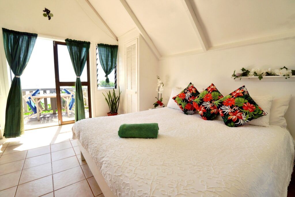 6 Best Adult-Only Resorts on Aitutaki ⛱️ [2025]