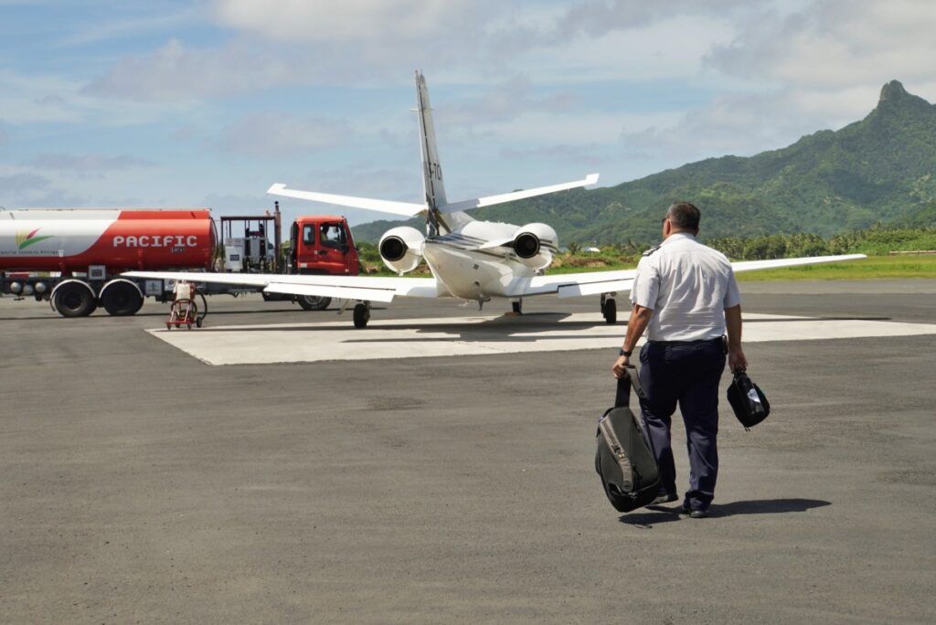 Aitutaki Transport Guide: 10 Ways to Get to (& Around) Aitutaki ✈️