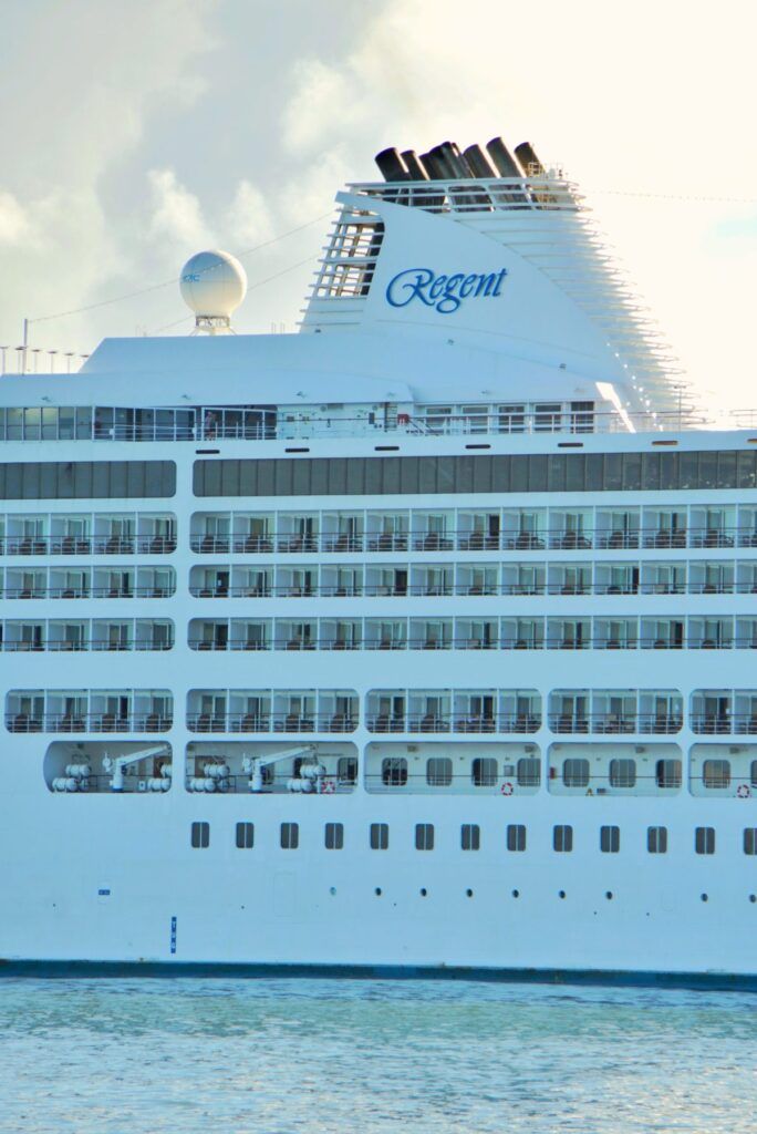 Aitutaki Transport Guide: 10 Ways to Get to (& Around) Aitutaki ✈️