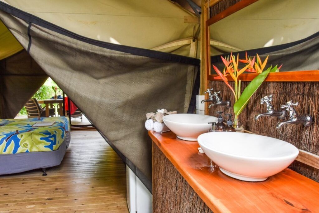 10 Most Romantic Wedding & Honeymoon Resorts on Rarotonga 🥂