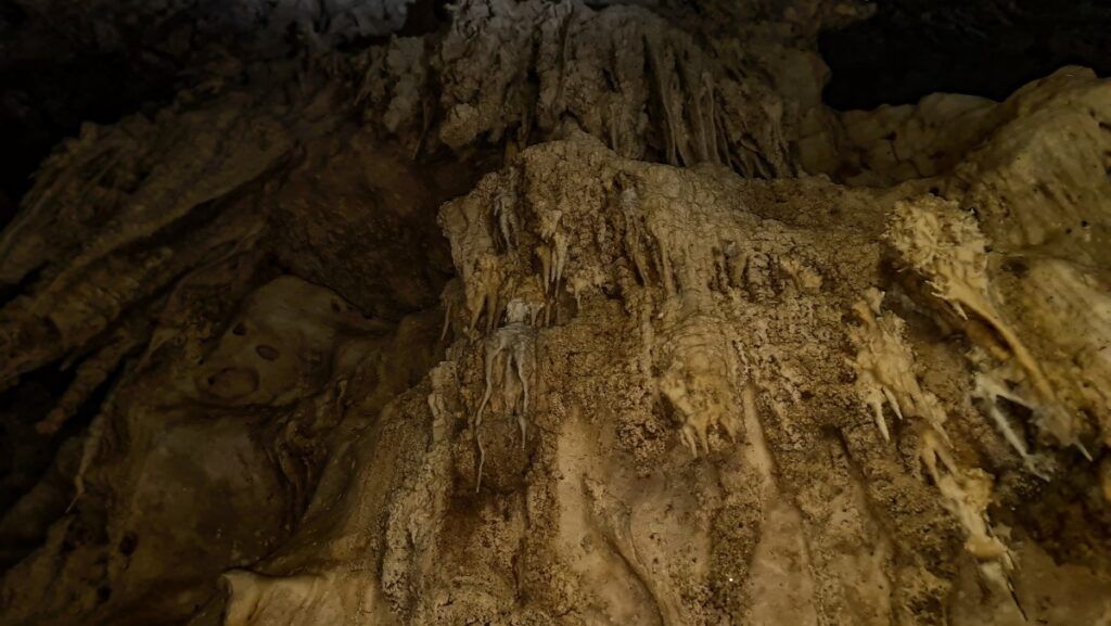 9 Best Caves on Mauke