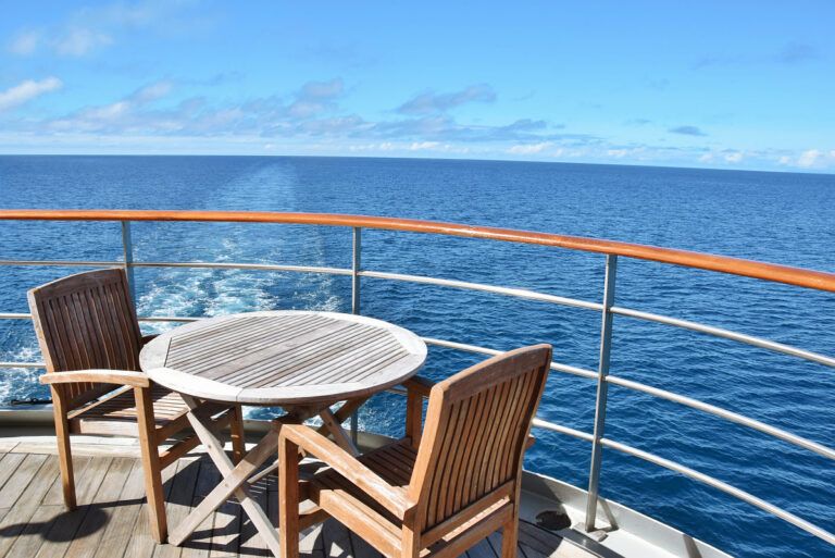 7 Best Cruises That Visit Rarotonga & the Cook Islands 🛳️ [2025]