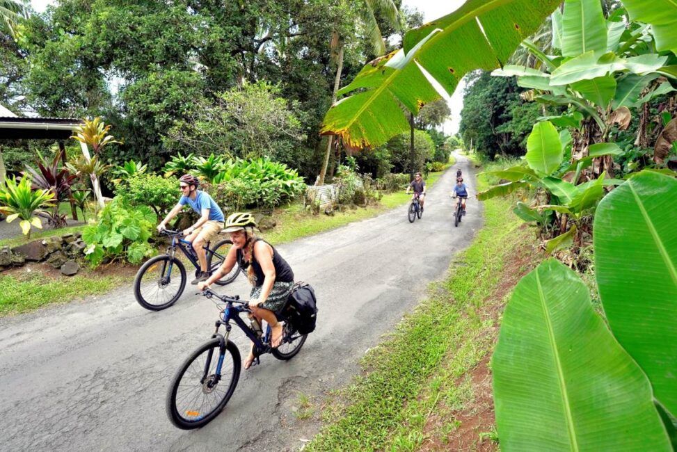 5 Best Bike Tours in Rarotonga & the Cook Islands 🚴‍♀️ [2025]