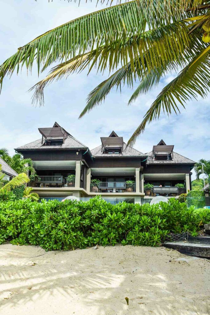 20 Most Romantic Honeymoon Resorts in the Cook Islands ❤️ [2023]