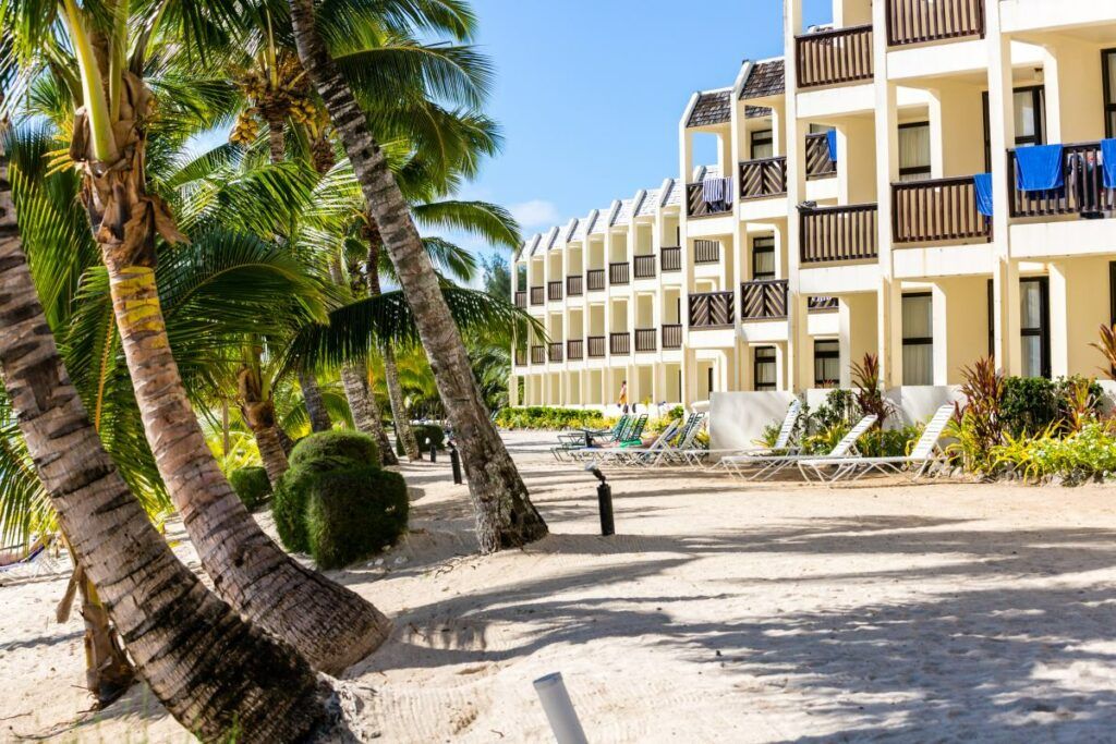 Where to Stay on Rarotonga: The BEST Rarotonga Accommodations 🐬 [2023]
