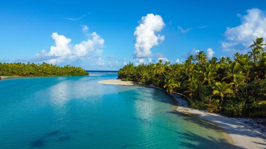 Which is Better, Rarotonga or Aitutaki?