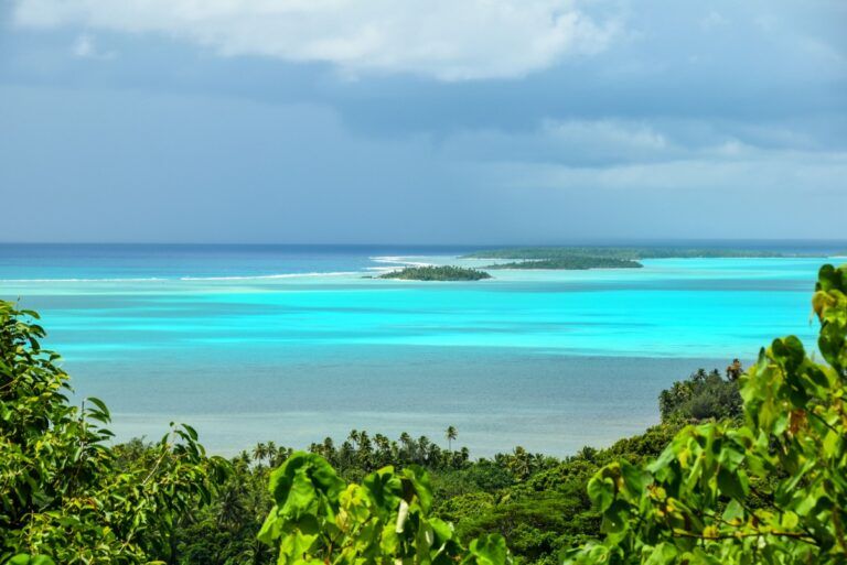 A Self-Guided Day Trip Around Aitutaki: One Day Itinerary 👙 [2022]