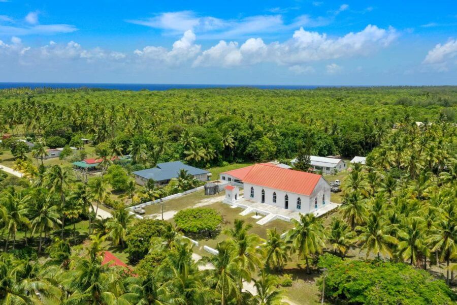 A Self-Guided Day Trip Around Mauke: One Day Itinerary