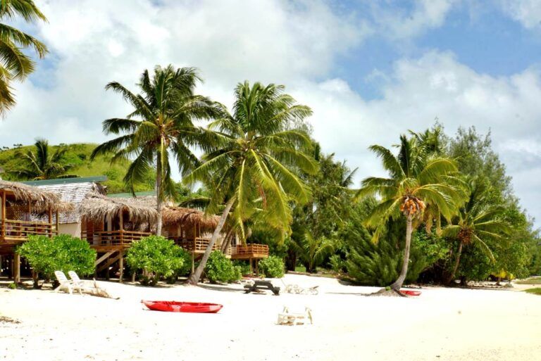 Aitutaki Budget & Backpacking Itinerary: 7 Days / 1 Week 🐋 [2025]