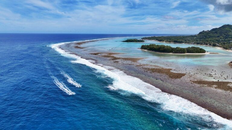 Rarotonga Budget & Backpacking Itinerary: 3 Days 🤑 [2025]